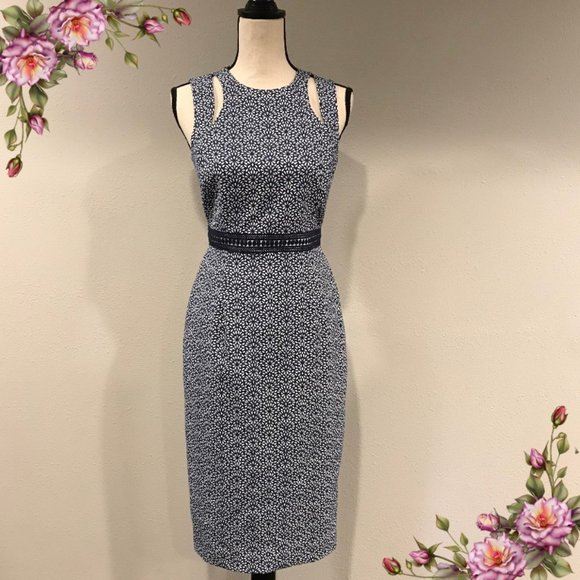 Maggy London Dresses & Skirts - Gorgeous floral dress with lace details